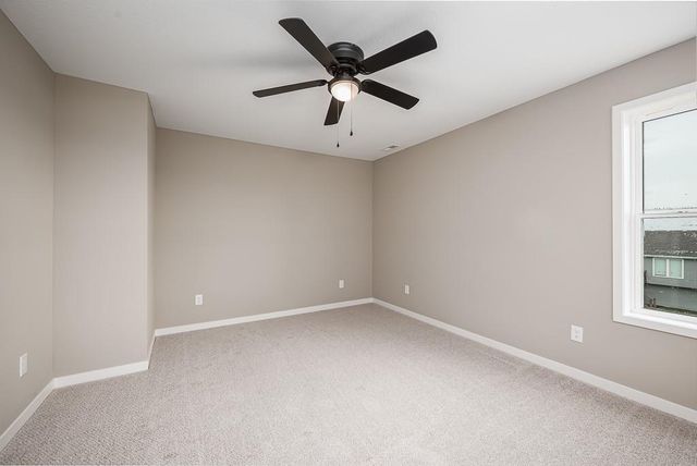 1318 N 159th Street, Basehor, KS 66007