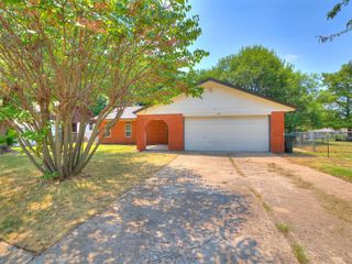 1612 Briar Meadow Road, Norman, OK 73071