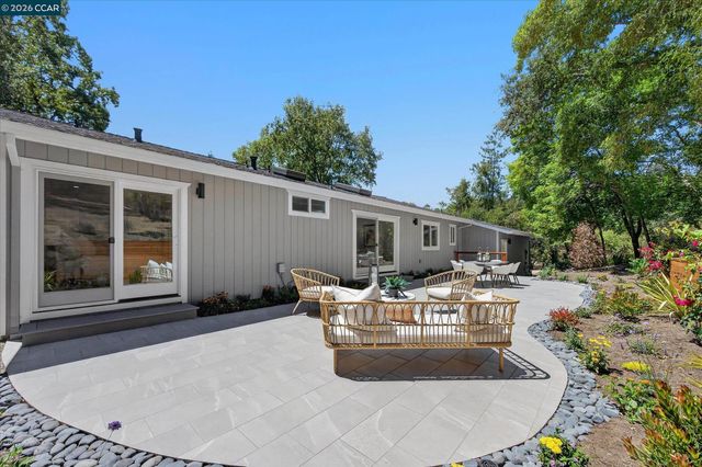 1148A Upper Happy Valley Rd, Lafayette, CA 94549