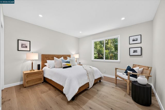 1148A Upper Happy Valley Rd, Lafayette, CA 94549