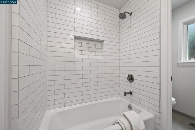 1148A Upper Happy Valley Rd, Lafayette, CA 94549