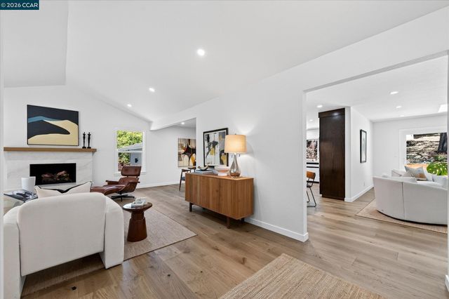 1148A Upper Happy Valley Rd, Lafayette, CA 94549