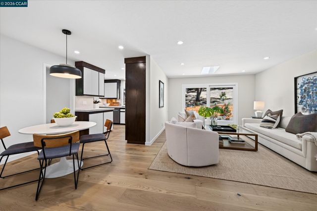 1148A Upper Happy Valley Rd, Lafayette, CA 94549