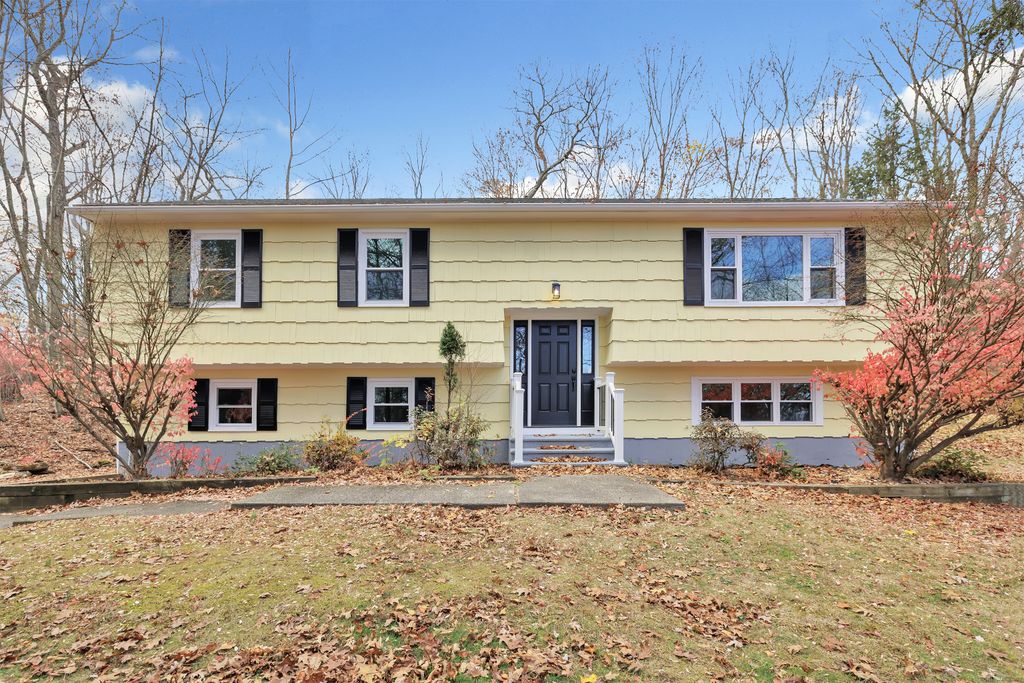 76 Dorman Road, Oxford, CT 06478