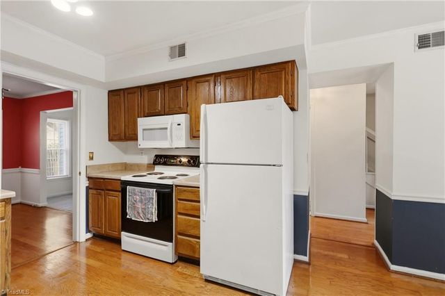 3936 New Garden Park, Greensboro, NC 27410