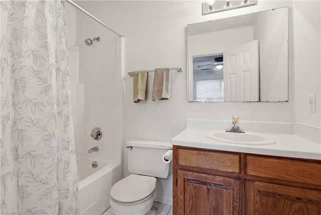 3936 New Garden Park, Greensboro, NC 27410