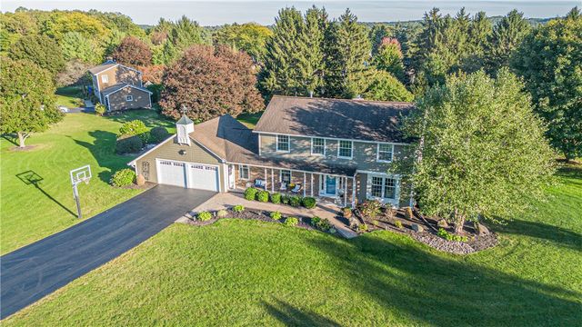 7 Barben Circle, Mendon, NY 14506