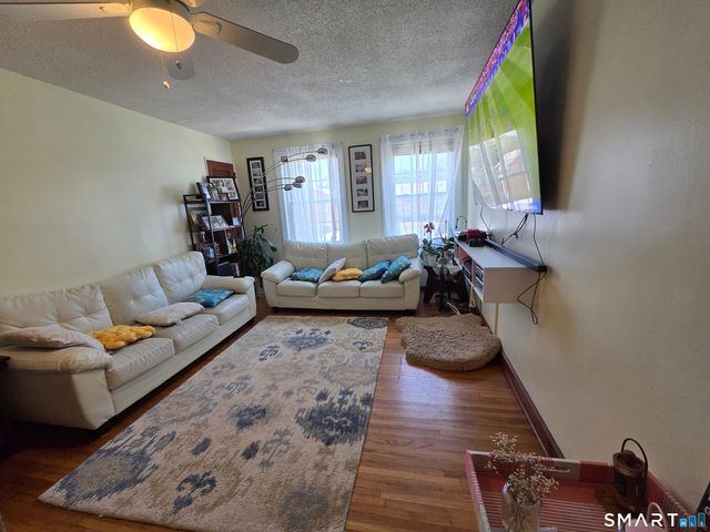 26 Revere Drive 3, Stamford, CT 06902