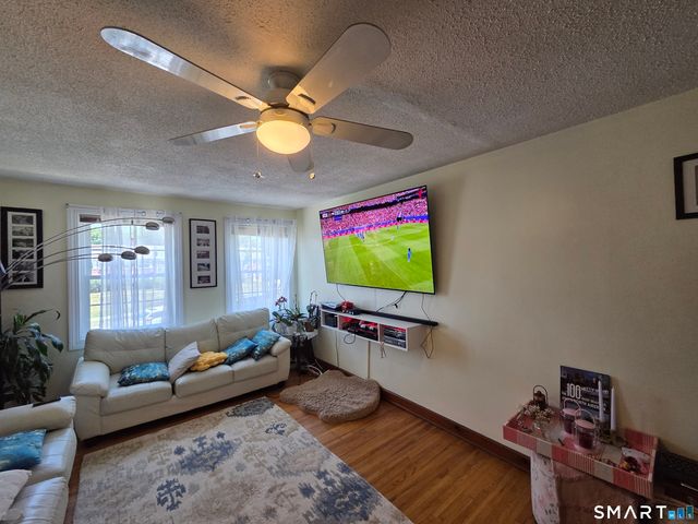 26 Revere Drive 3, Stamford, CT 06902