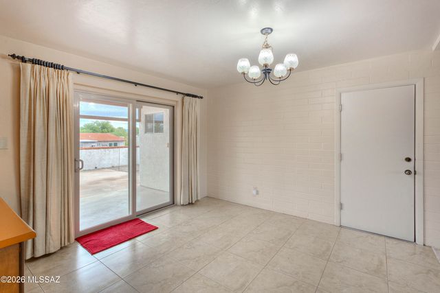 921 S Abrego Drive, Green Valley, AZ 85614