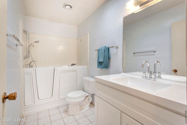 921 S Abrego Drive, Green Valley, AZ 85614