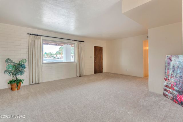 921 S Abrego Drive, Green Valley, AZ 85614