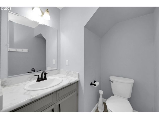 1500 NORKENZIE Rd, Eugene, OR 97401