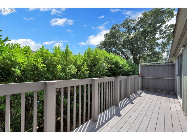 1500 NORKENZIE Rd, Eugene, OR 97401