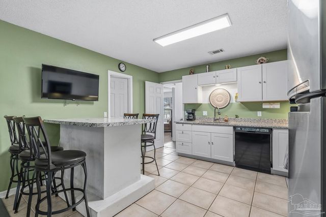 2004 Coral St, Pensacola, FL 32506