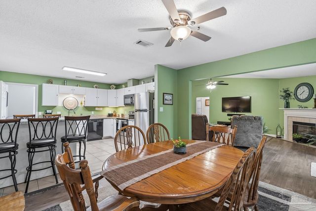 2004 Coral St, Pensacola, FL 32506