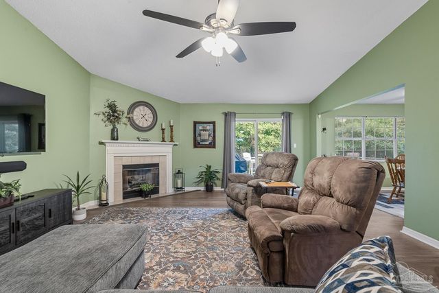 2004 Coral St, Pensacola, FL 32506