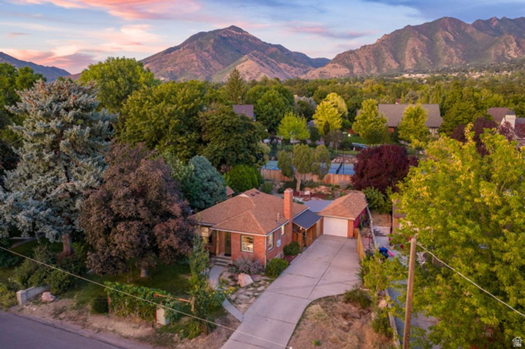 4507 S RUSSELL ST, Holladay, UT 84117 — photo 2