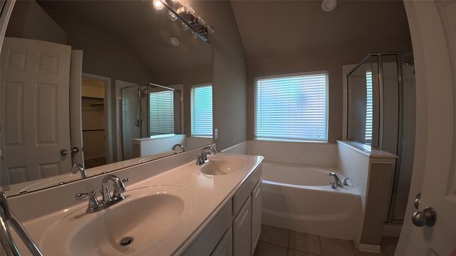 4041 Summerhill Lane, Fort Worth, TX 76244