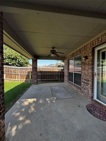 4041 Summerhill Lane, Fort Worth, TX 76244