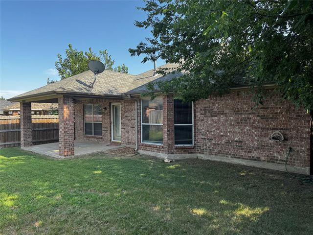 4041 Summerhill Lane, Fort Worth, TX 76244
