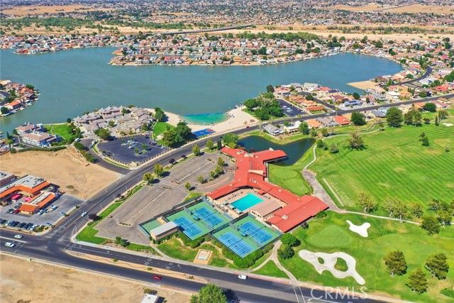 18055 Lakeview Drive, Victorville, CA 92395