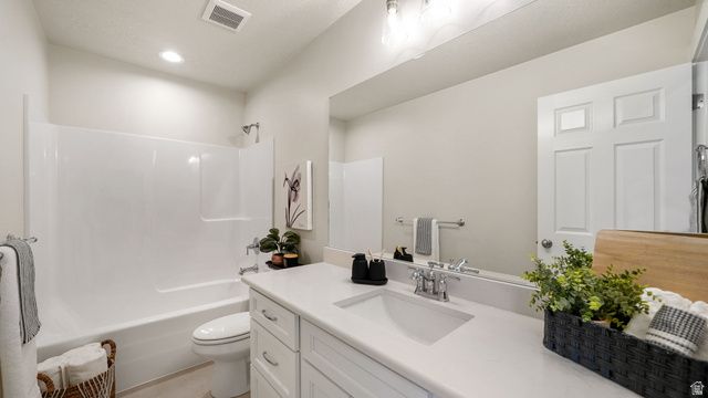 9579 N BLUEBELL DR, Eagle Mountain, UT 84005