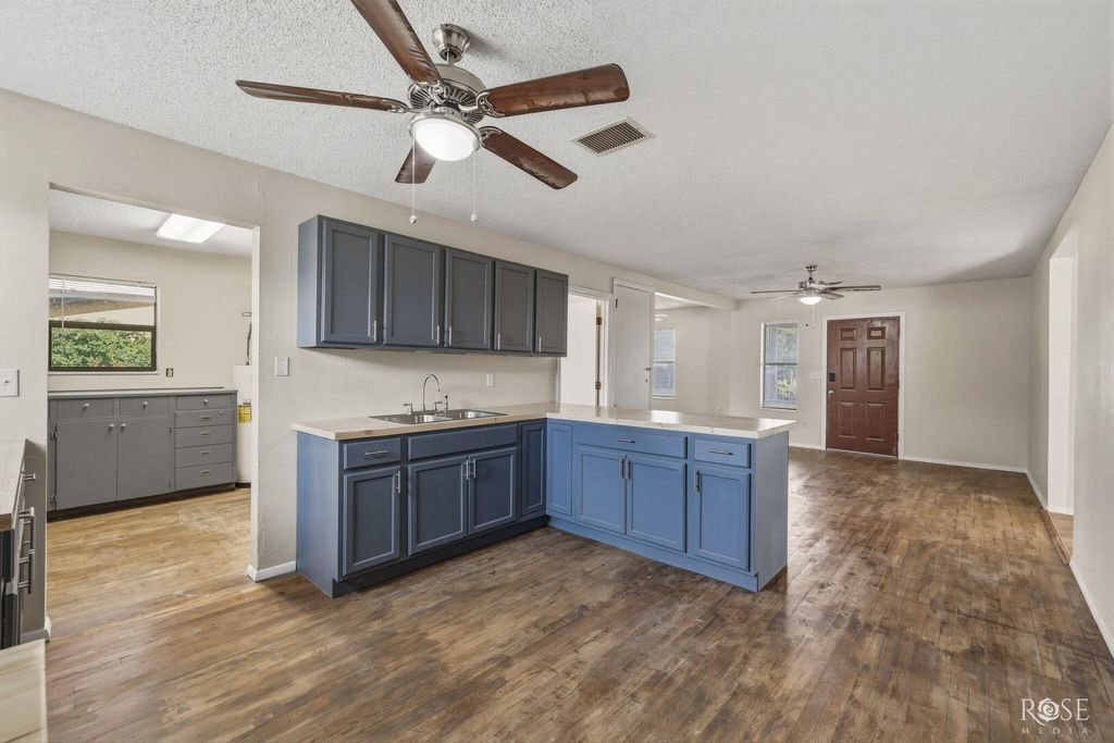 Image 4 of property listing at 618 Pulliam Street, San Angelo, TX 76903