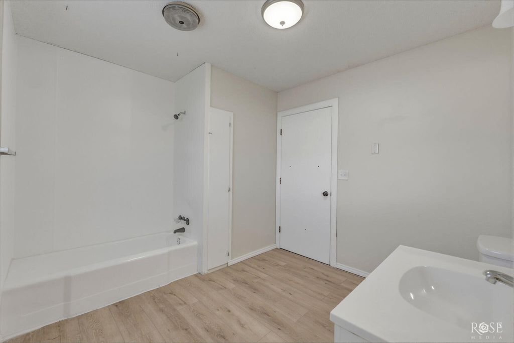 Image 8 of property listing at 618 Pulliam Street, San Angelo, TX 76903