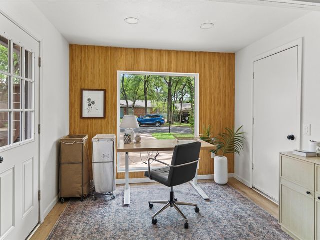 1907 Parkside LN, Austin, TX 78745