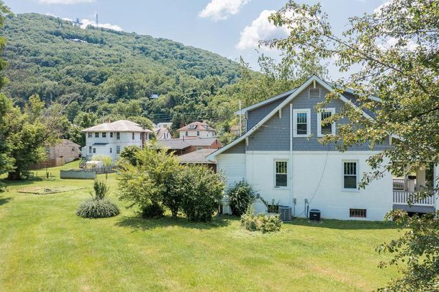 910 Ivy ST, Roanoke, VA 24014