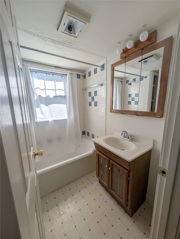 612 IRVINE Drive, Erie, PA 16511