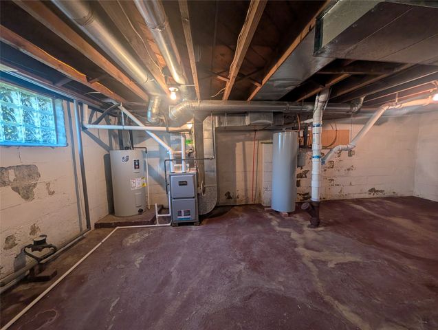 612 IRVINE Drive, Erie, PA 16511