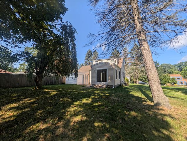 612 IRVINE Drive, Erie, PA 16511