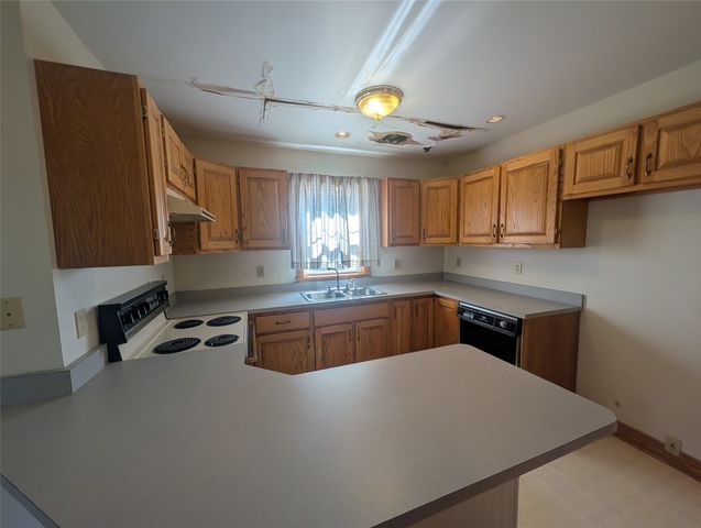612 IRVINE Drive, Erie, PA 16511