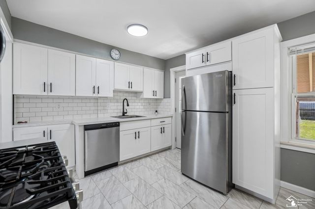 1886 15th Street, Wyandotte, MI 48192