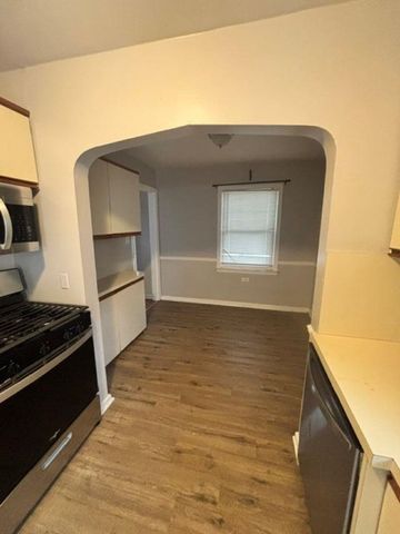 8059 Coolidge Road, Center Line, MI 48015