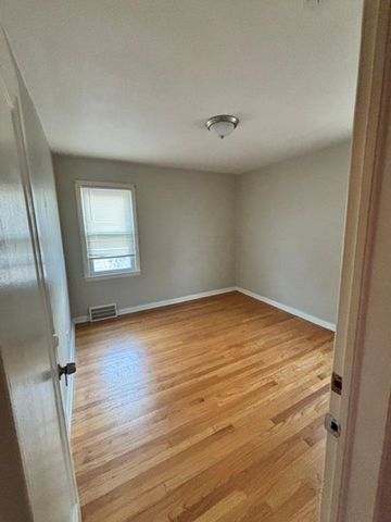 8059 Coolidge Road, Center Line, MI 48015