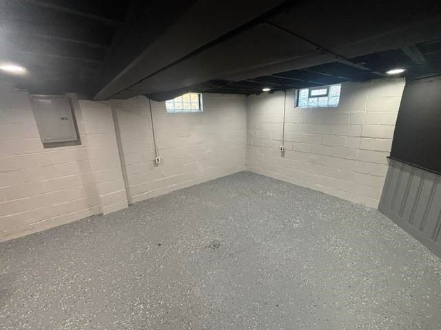 8059 Coolidge Road, Center Line, MI 48015