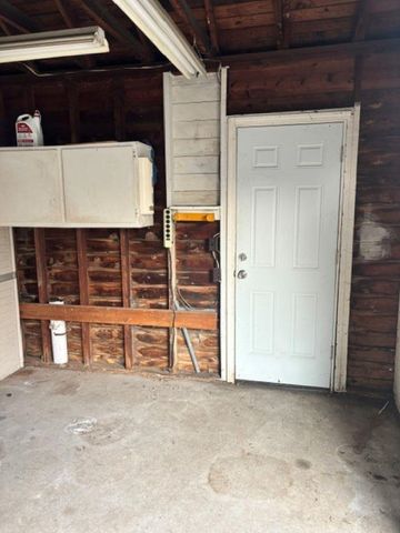 8059 Coolidge Road, Center Line, MI 48015