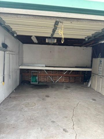 8059 Coolidge Road, Center Line, MI 48015