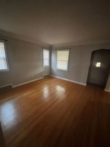 8059 Coolidge Road, Center Line, MI 48015