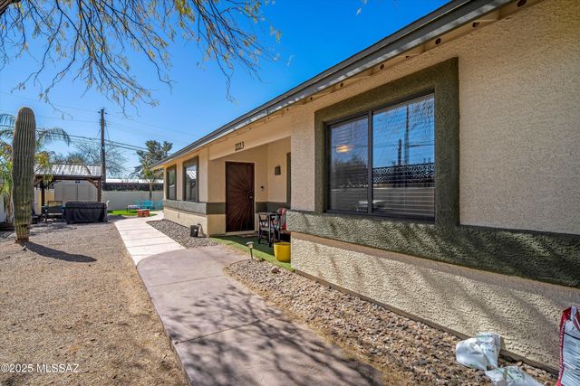 2223 N Forgeus Avenue, Tucson, AZ 85716