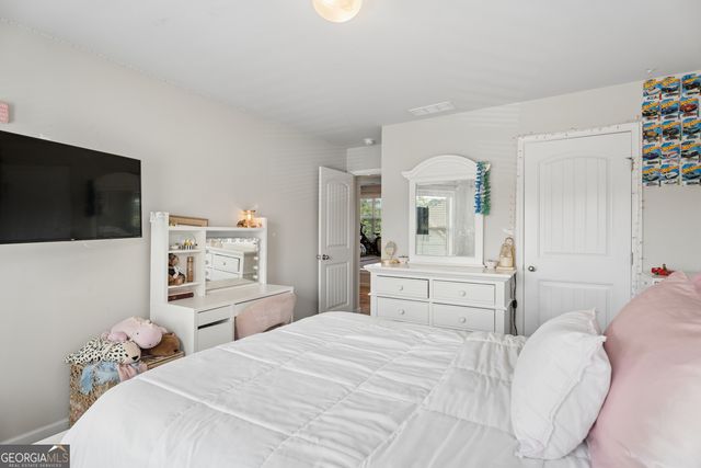 5752 Shore Isle Court, Flowery Branch, GA 30542