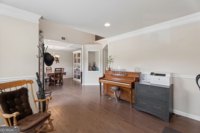 5752 Shore Isle Court, Flowery Branch, GA 30542
