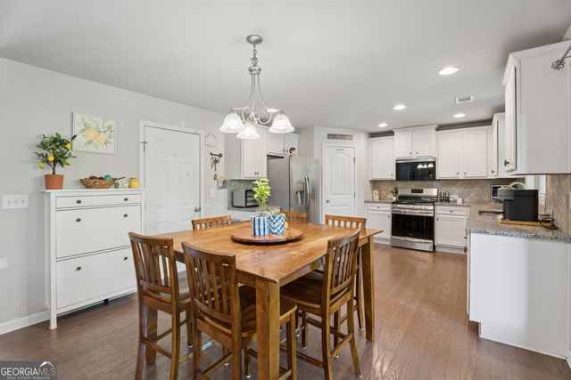 5752 Shore Isle Court, Flowery Branch, GA 30542