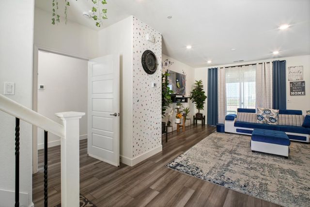 5667 Drifton Way, Sacramento, CA 95835