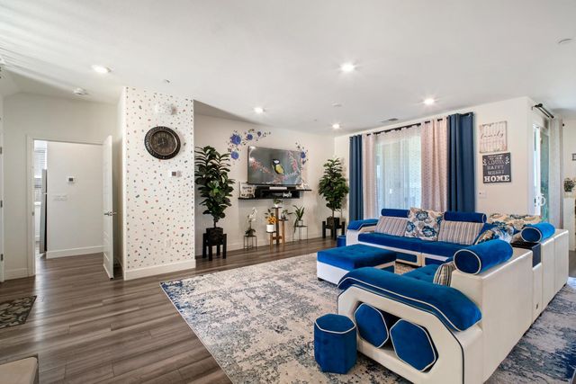 5667 Drifton Way, Sacramento, CA 95835