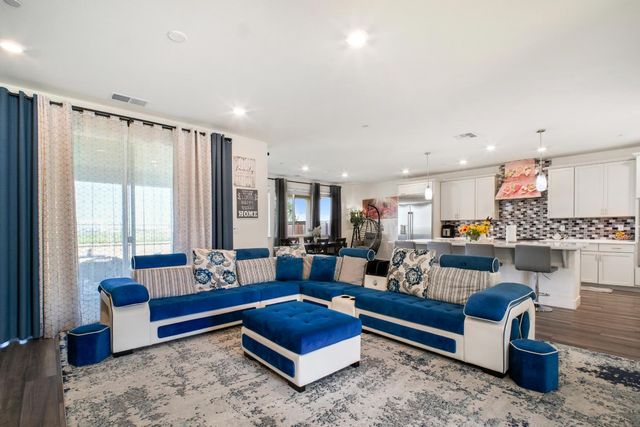 5667 Drifton Way, Sacramento, CA 95835