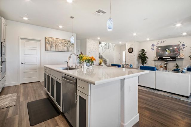 5667 Drifton Way, Sacramento, CA 95835